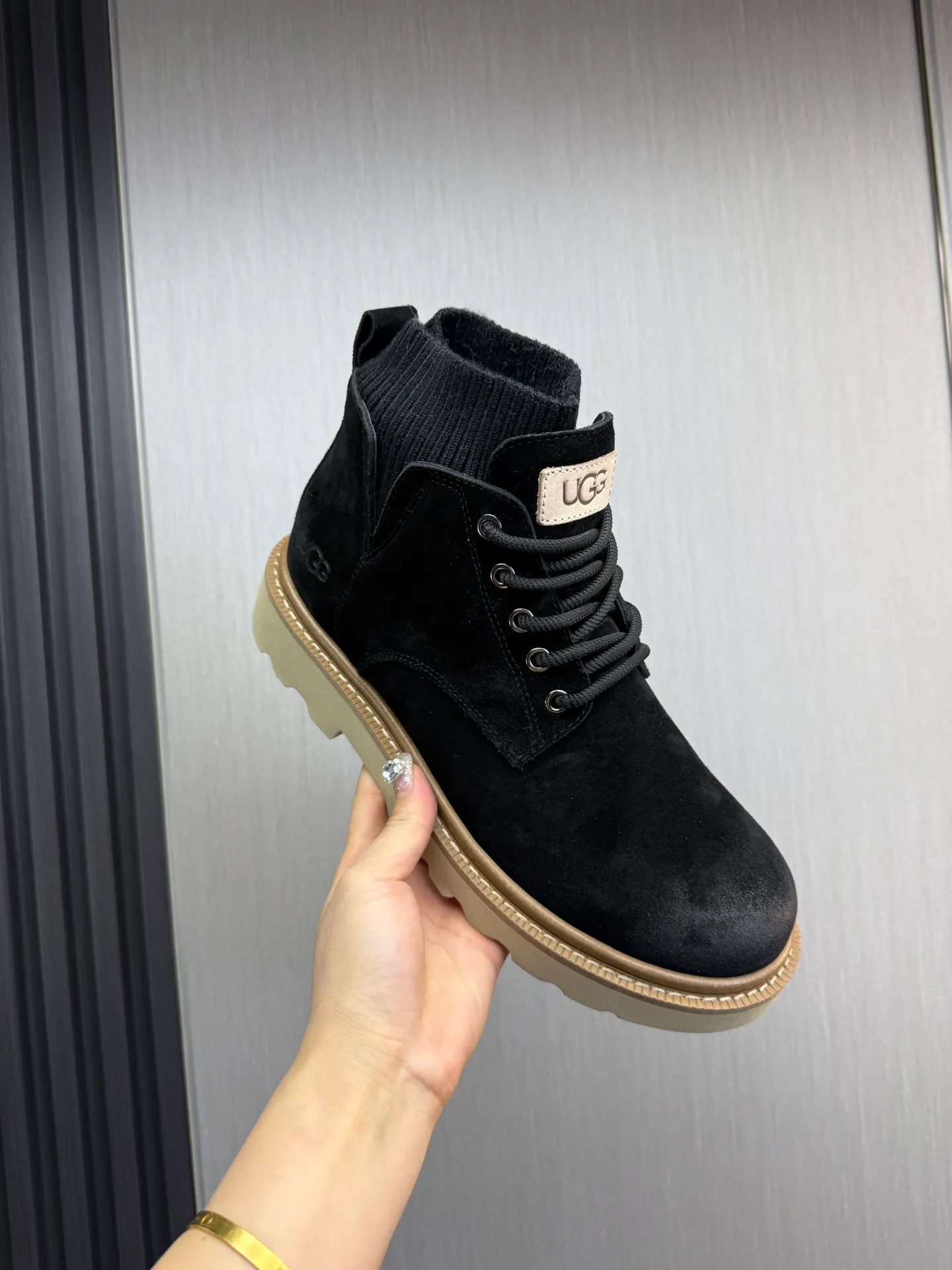 Factory price 640💰 [UGG] Men's hot winter warm boots🐑Simple and fashionable design, cowhide➕comfortable and warm wool lining. Soft and comfortable to wear, good warmth retention, and excellent foot feel. Regular size 38-45